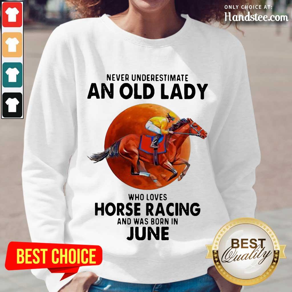Great 1 Old Lady Who Loves Horse Racing Shirt