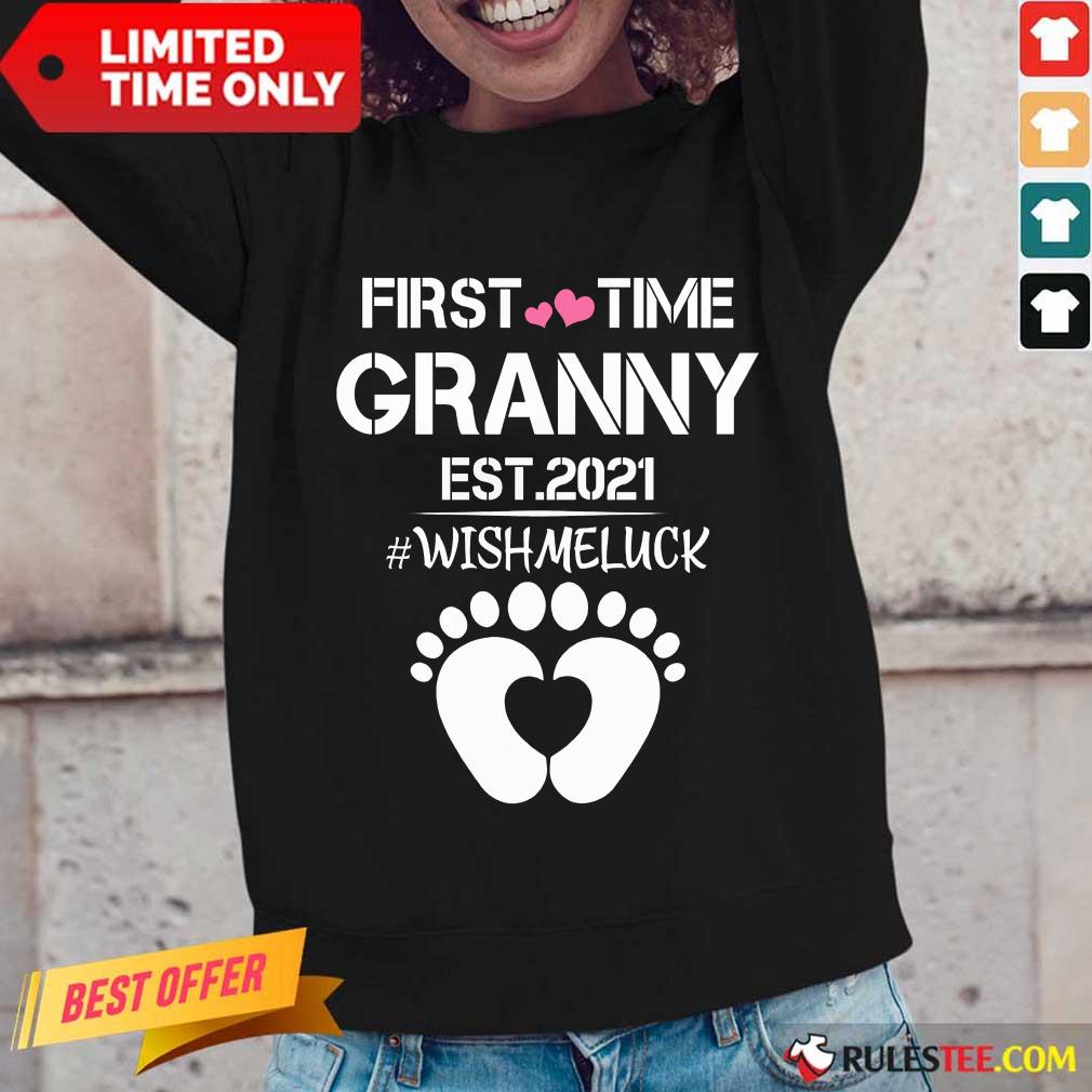 Nice Baby Foots First Time Grandma Est 2020 Wish Me Luck Shirt