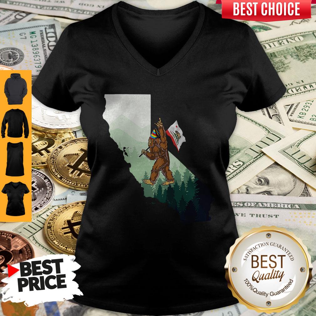Nice Bigfoot Rock And Roll California Map Shirt