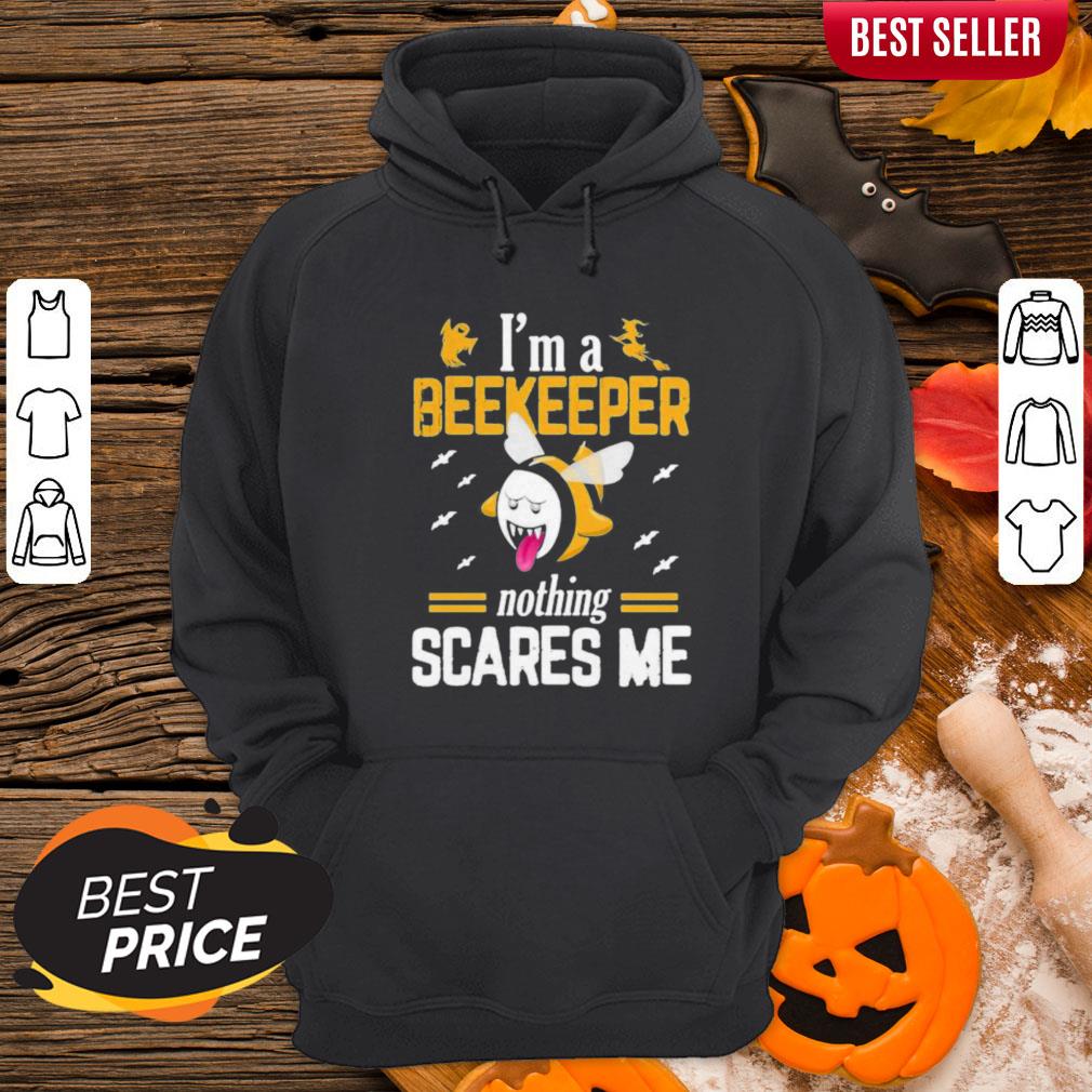 Premium I'm A Beekeeper Nothing Scares Me Halloween Shirt