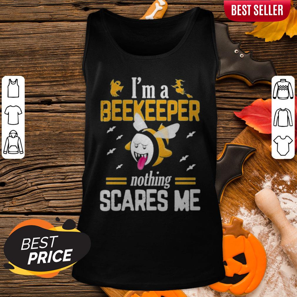 Premium I'm A Beekeeper Nothing Scares Me Halloween Shirt