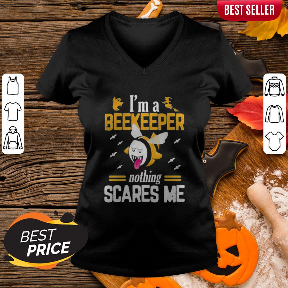 Premium I'm A Beekeeper Nothing Scares Me Halloween Shirt