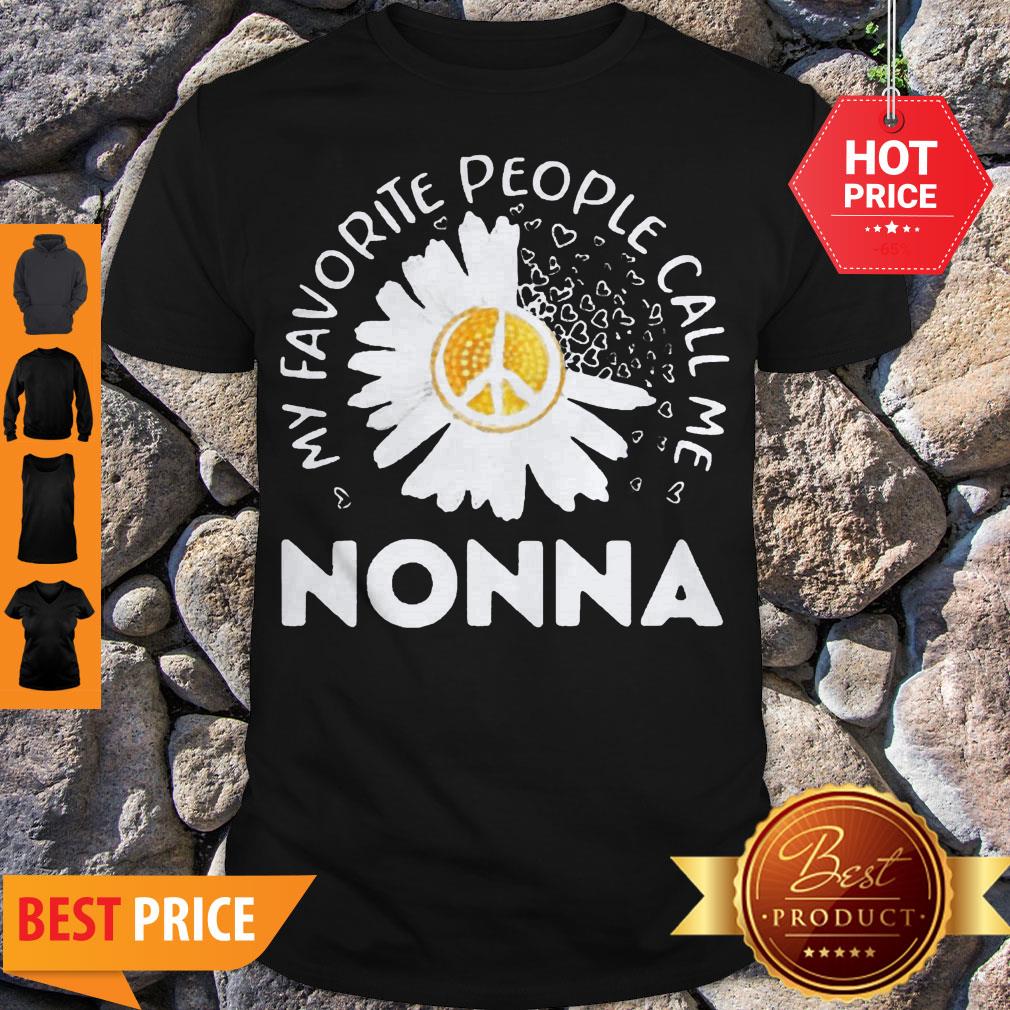 Favorite People Call Nonna Daisy Grandma Shirt