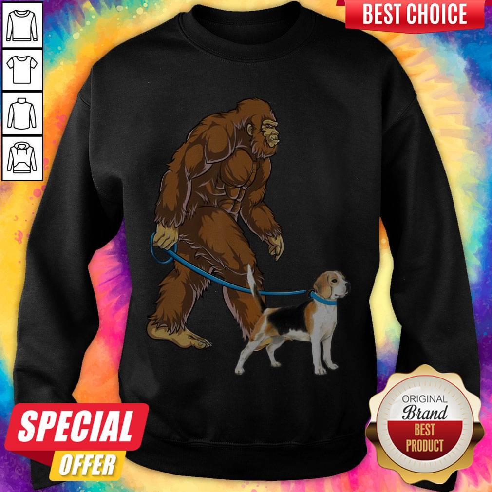 Awesome Bigfoot Walking With Beagle-Harrier Shirt