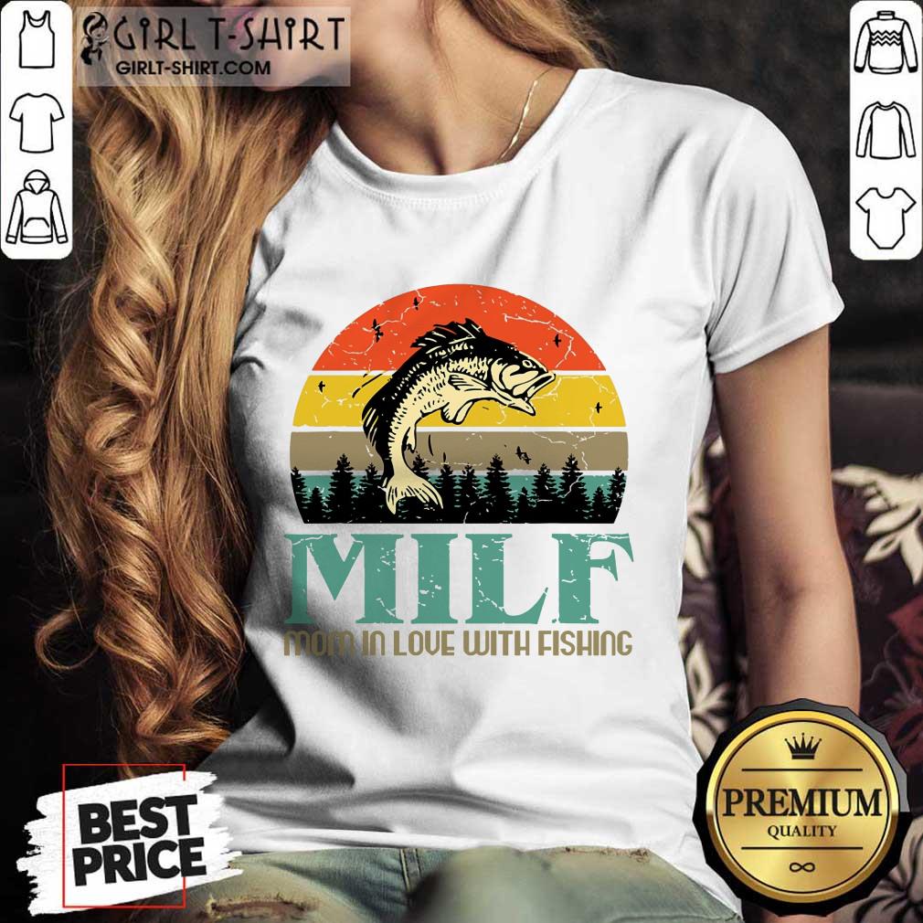 Milf Mom In Love With Fishing Vintage Shirt