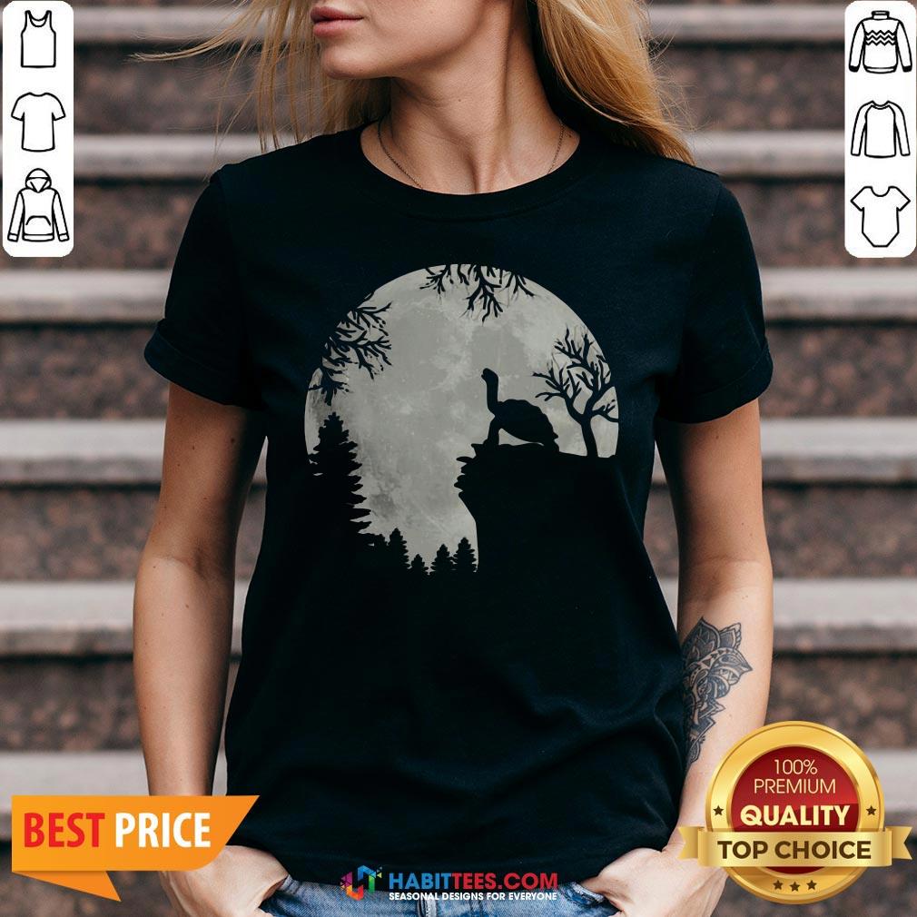 Funny Howling Turtle The Moon Shirt