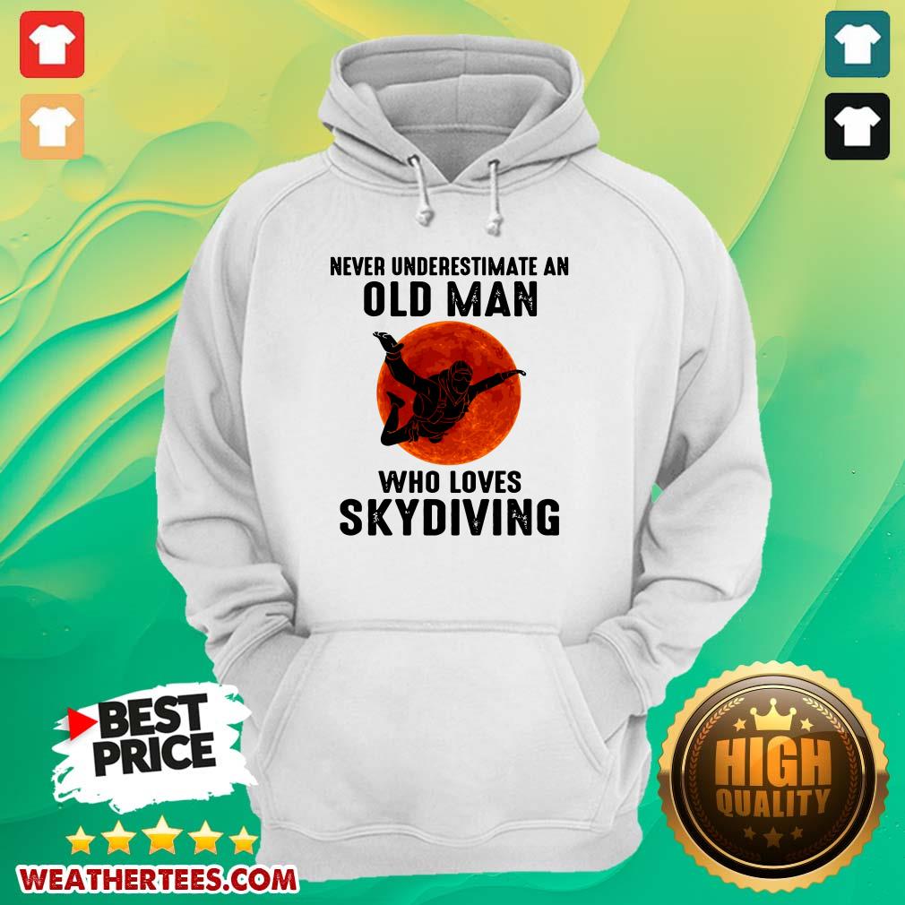 Hot 12 Old Man Loves Skydiving Shirt