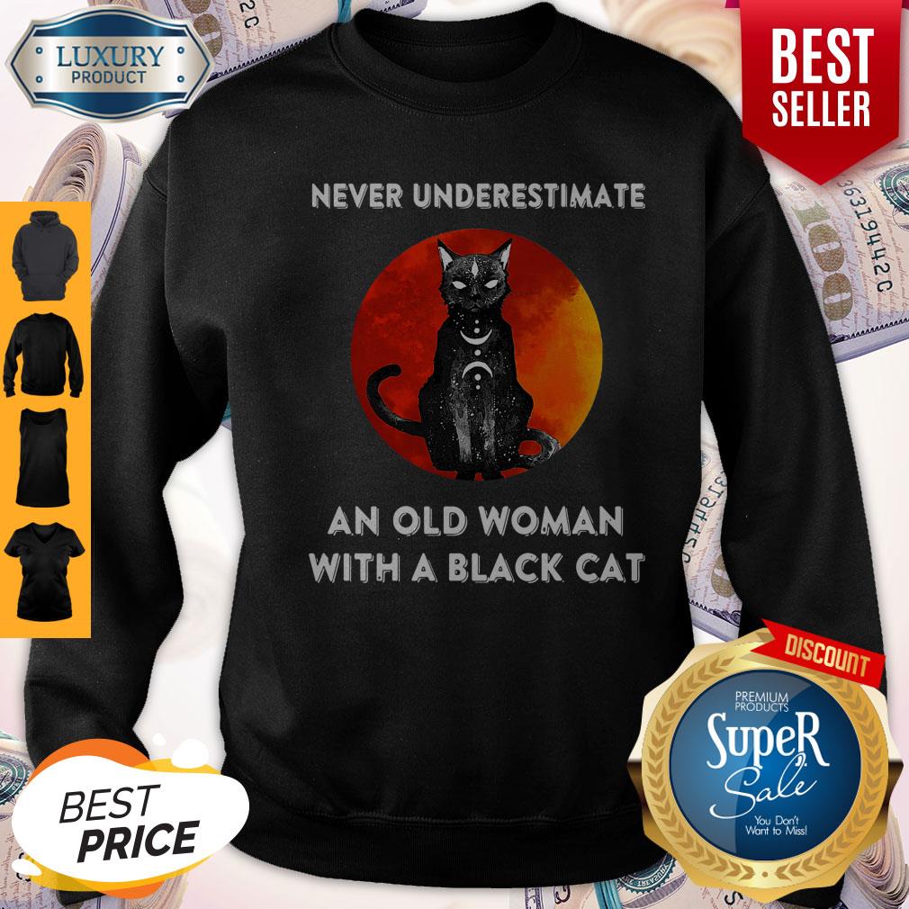 Nice Never Underestimate And Old Woman With A Black Cat Moon Shirt