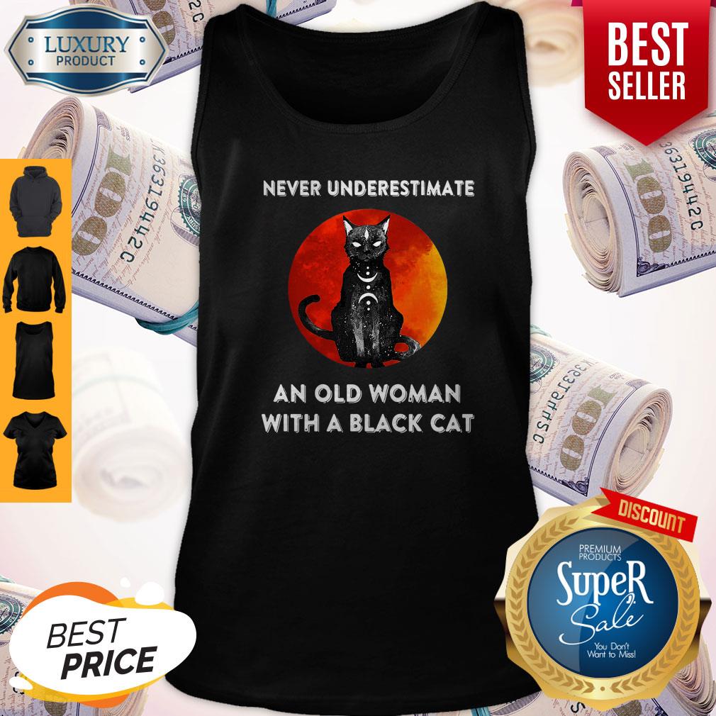 Nice Never Underestimate And Old Woman With A Black Cat Moon Shirt