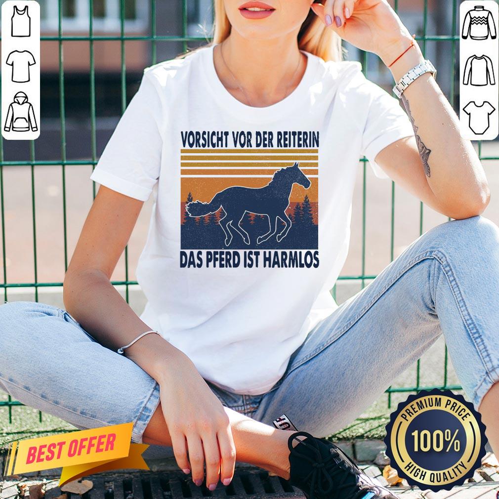 official-horse-vorsicht-vor-der-reiterin-das-pferd-ist-harmlos-vintage-retro-v-neck.jpg