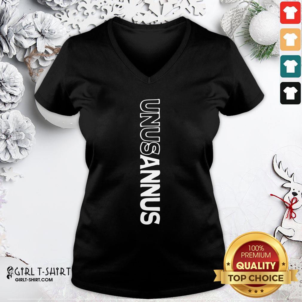 Pretty Unus Annus Merch Vertical Logo Shirt