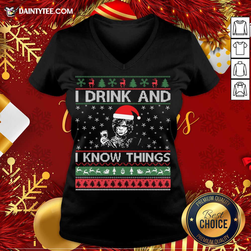 Awesome I Drink And I Know Things Christmas Gif T-Shirt