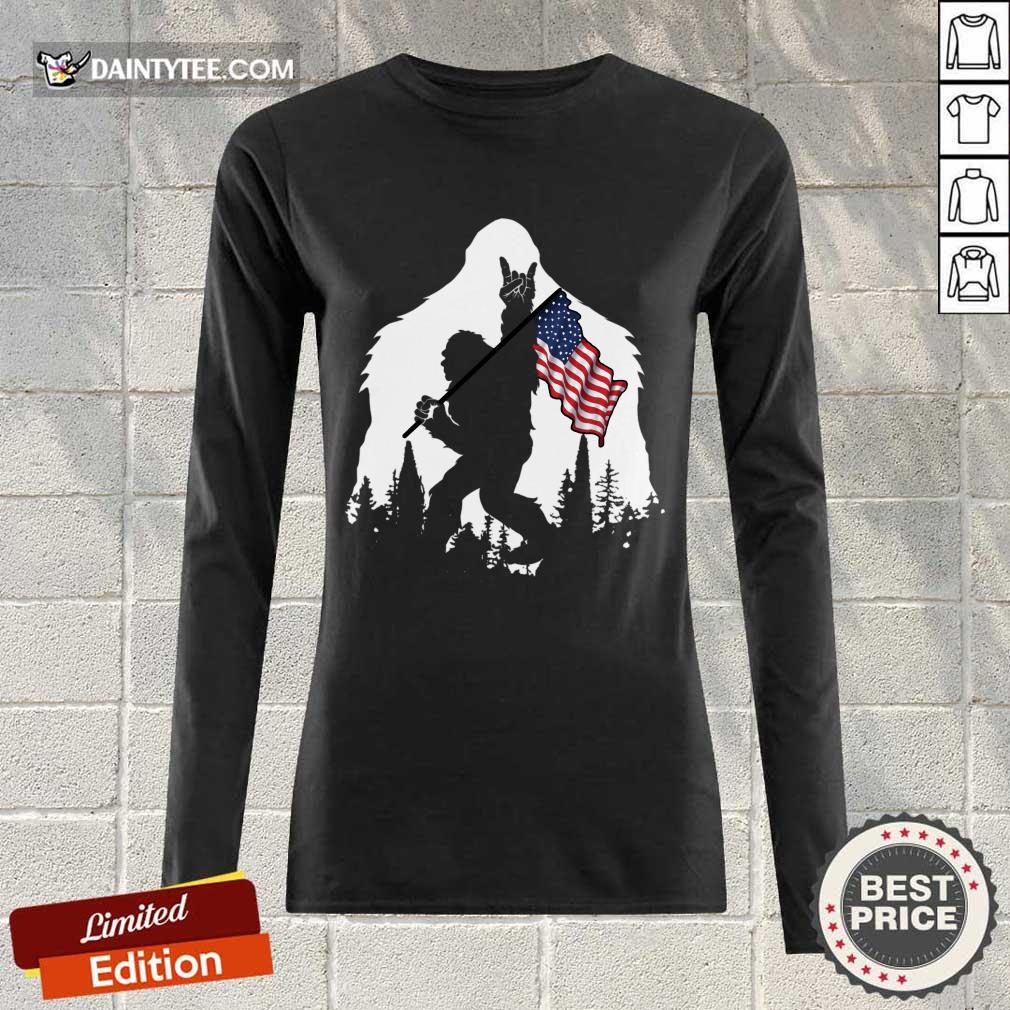 Good Bigfoot Hold American Flag Wonderful Shirt