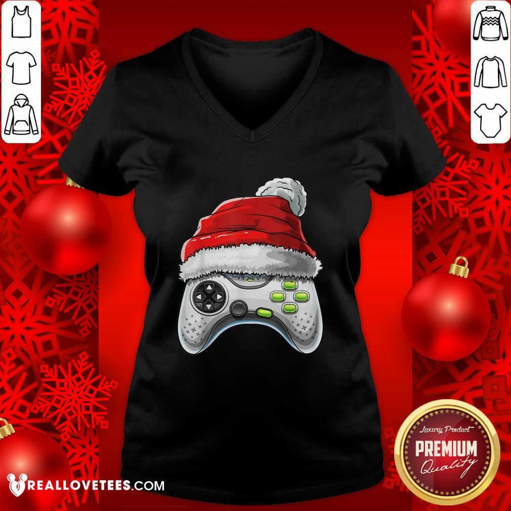 Nice Video Game Controller Santa Hat Christmas Shirt