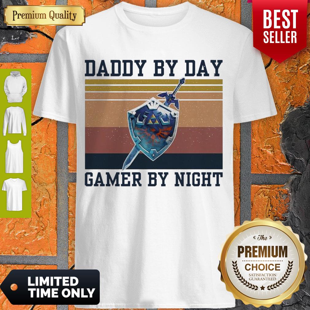 Top Hylian Shield Daddy By Day Gamer By Night Vintage Shirt