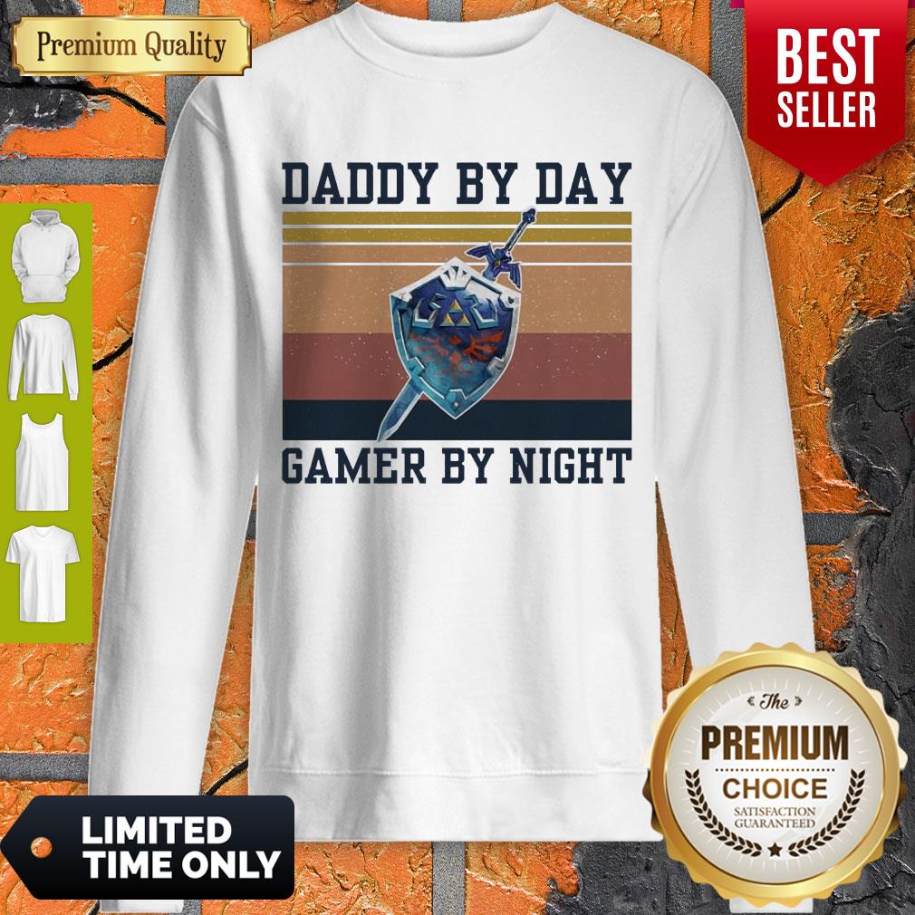 Top Hylian Shield Daddy By Day Gamer By Night Vintage Shirt