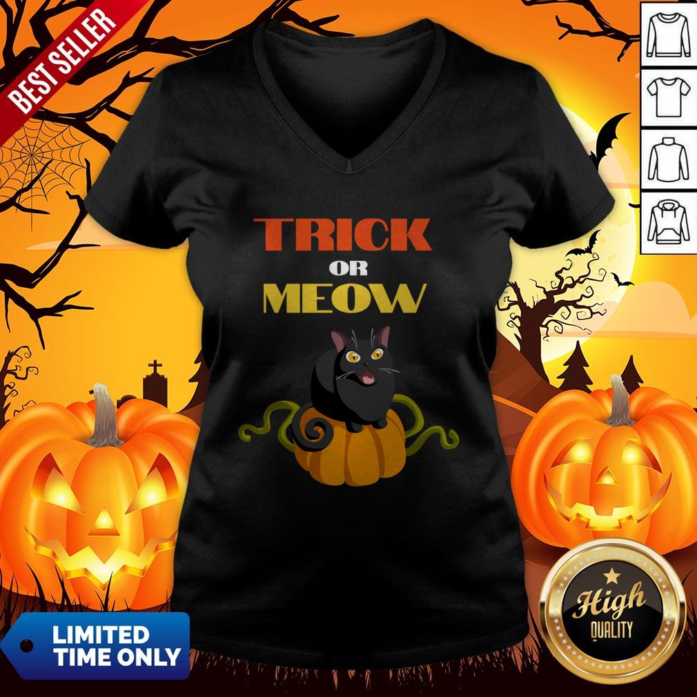 Trick Or Treat Funny Pumpkin Black Cat Halloween Shirt
