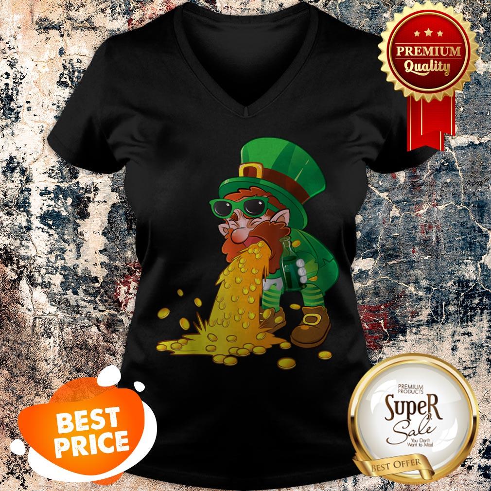 Nice St Patricks Day Puking Leprechaun Gold Coin Green Beer Shirt