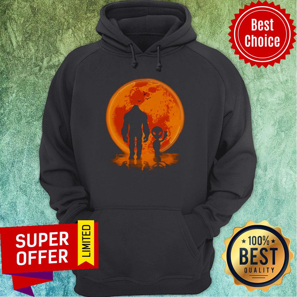 Awesome Bigfoot UFO Shirt