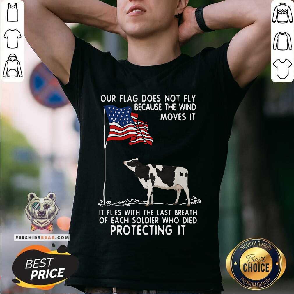 Cow USA Flag The Wind Moves It Protecting It Shirt