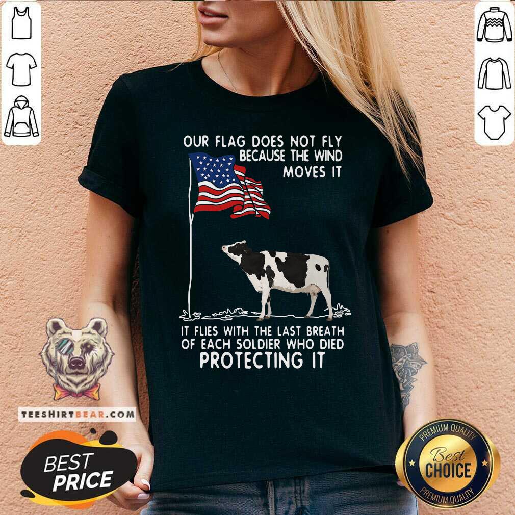 Cow USA Flag The Wind Moves It Protecting It Shirt
