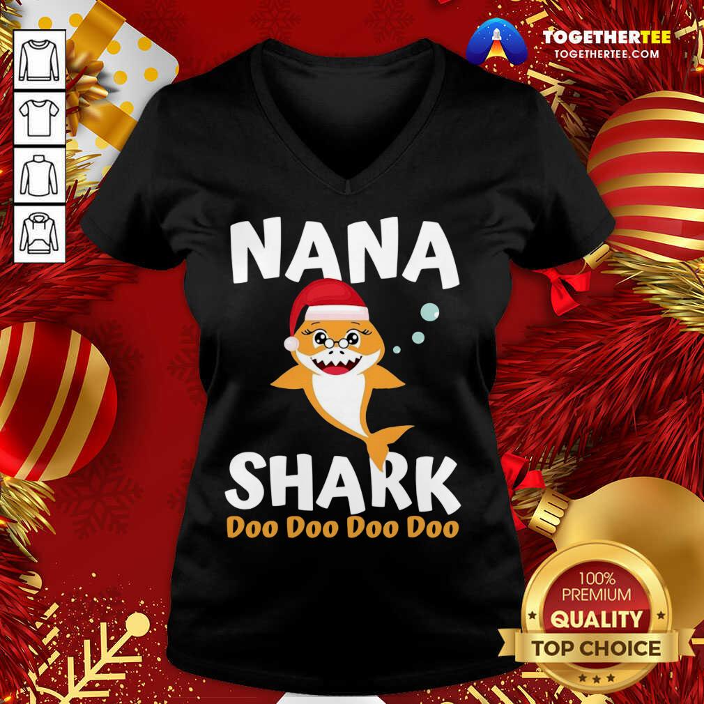Cute Nana Shark Christmas Mommy Shark Daddy Shark Shirt