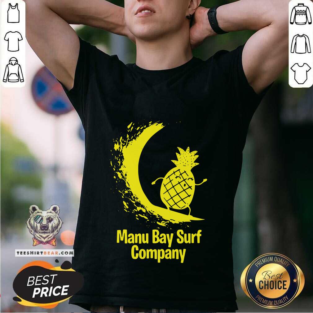 Manu Bay Surf Company New Zealand 10 Gold Surfing Pineapple Shirt