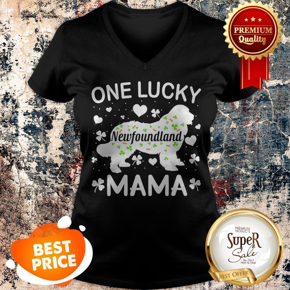 St Patricks Day Newfoundland Lucky Mama Mom Dog Gift Shirt
