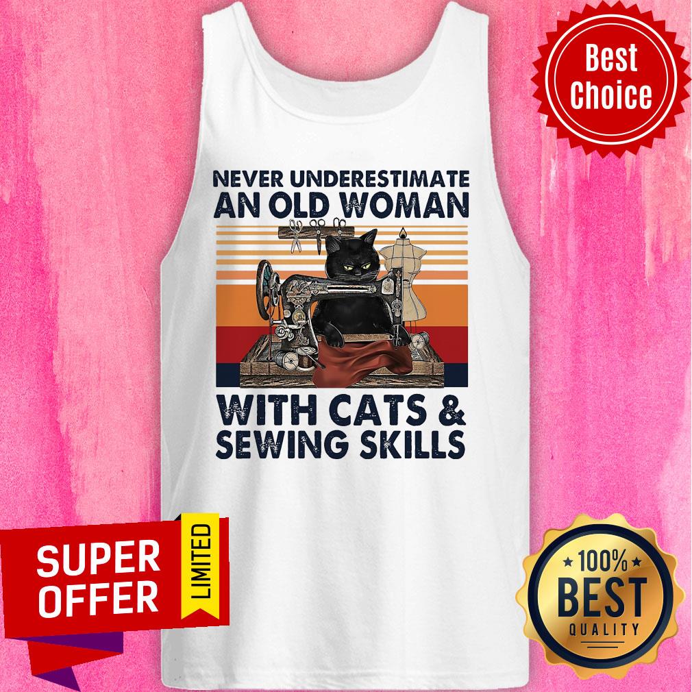 Funny Never Underestimate An Old Woman With Cats & Sewing Skills Shirt