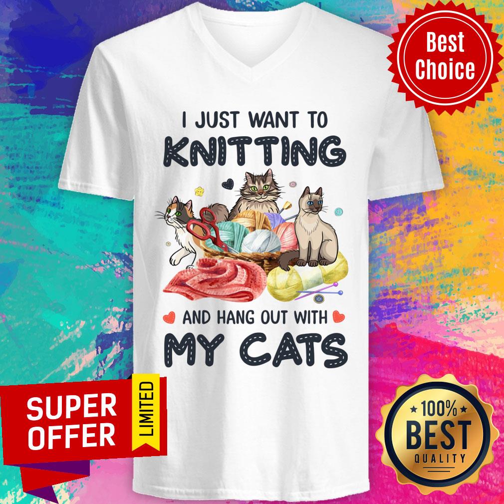 I Just Want To Knitting And Hang Out With My Cats Shirt