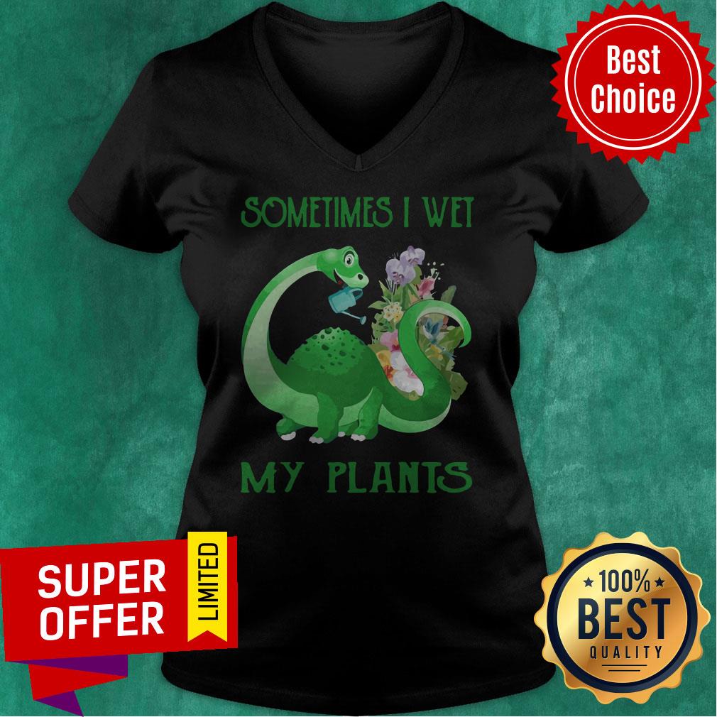 Premium Dragon Sometimes I Wet My Plants Shirt