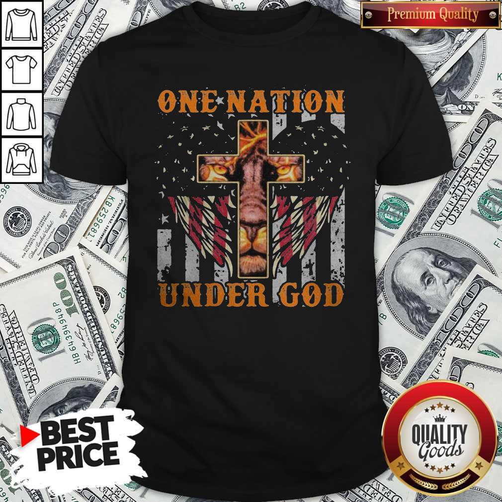 Pretty Lion King One Nation Under God American Flag Independence Day Shirt