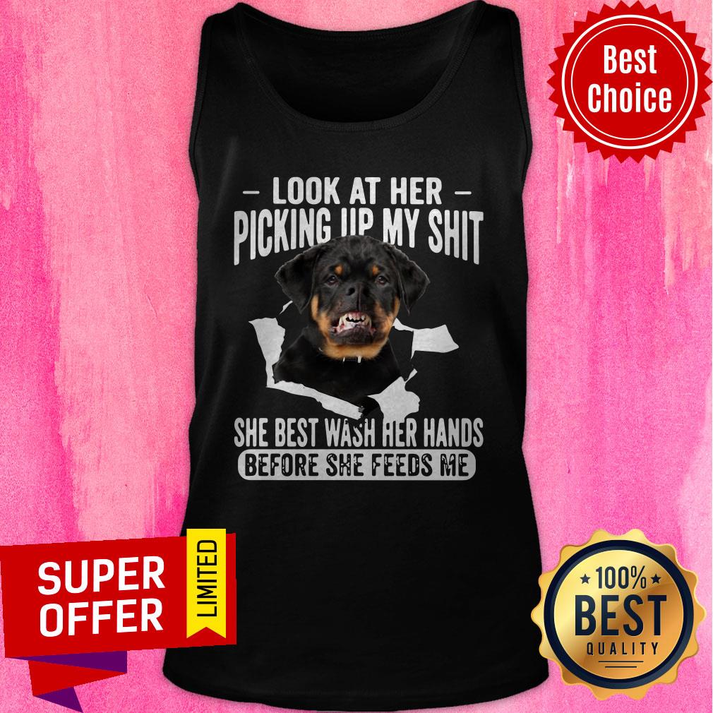 rottweiler-look-at-her-picking-up-my-shit-she-best-wash-her-hands-before-she-feeds-me-tank-top.jpg