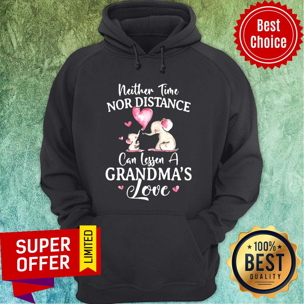 Top Neither Time Nor Distance Can Lessen A Grandma’s Love Shirt