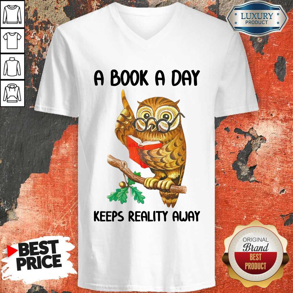 Top Owl A Book A Day Keeps Reality Away Shirt
