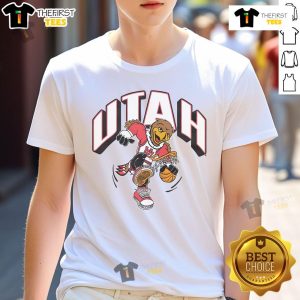 Nice Utah Utes Dunking T-Shirt featuring vibrant graphics showcasing the Utes mascot and basketball theme.